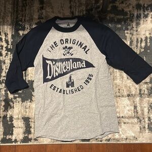 Disneyland Raglan Sleeve Shirt Size Small